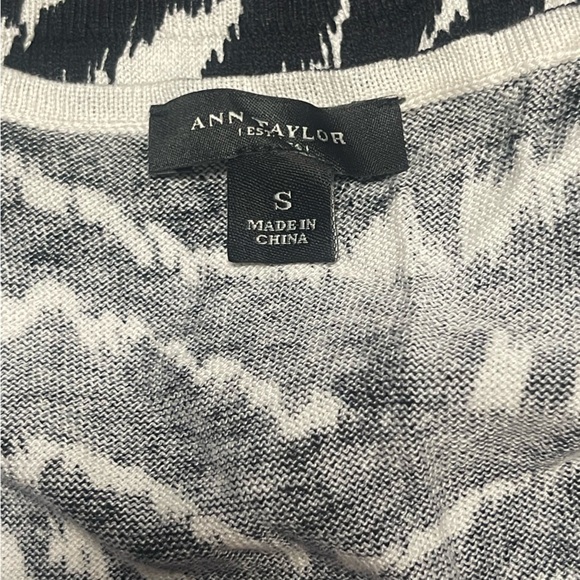 Ann Taylor. Silk Blend. Sz Small. Zebra Print. Excellent Condition 🤩🤩 - Picture 11 of 12
